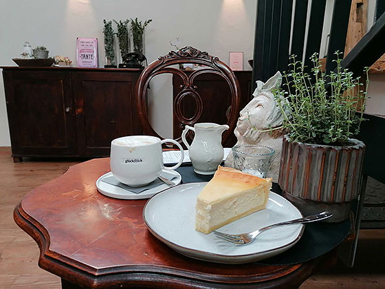 mittendrin events im café